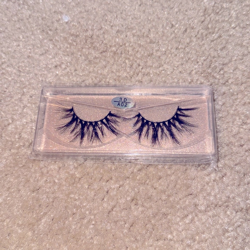 FARRED Faux Mink Lashes 3D A02
Medium Length Vegan Eyelashes